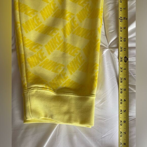 NWT Nike Women’s Standard Fit Mid Rise Joggers Yellow Size XXL - Picture 2 of 6